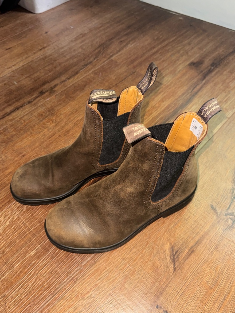 Women’s Brown 8 1/2 Blundstone Hiking Boots